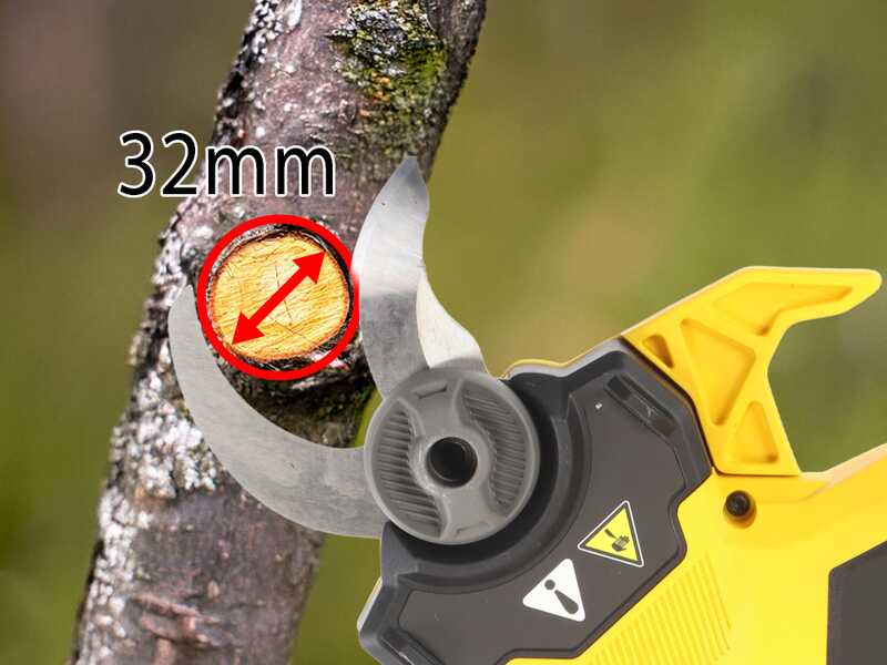 Stanley Fatmax SFMCPP632B-XJ - &Eacute;chenilloir &agrave; batterie - 240 cm - 18 V - Diam&egrave;tre de coupe 32 mm - SANS BATTERIE NI CHARGEUR