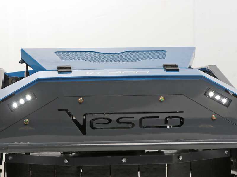 Vesco XT 800 - Robot d&eacute;broussailleur &agrave; chenilles hybride (moteur thermique + batterie) - Radiocommand&eacute;