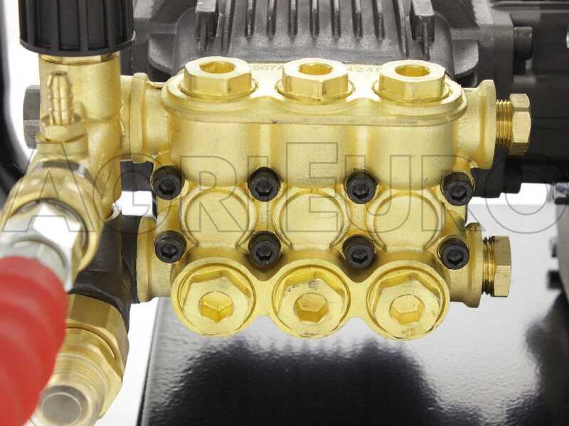 Nettoyeur haute pression thermique GeoTech Pro PWP 12/205 ZW avec moteur Loncin &agrave; essence