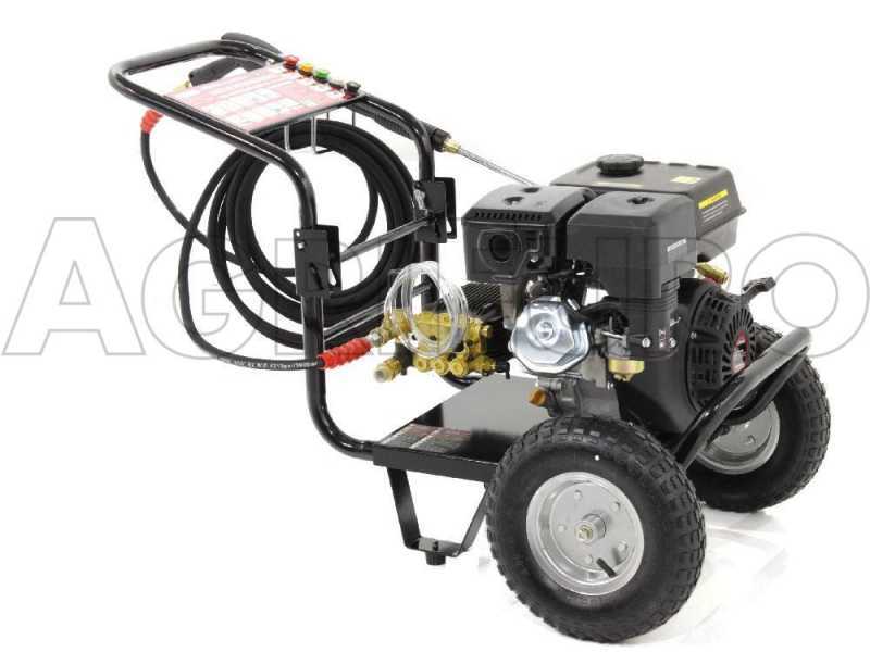 Nettoyeur haute pression thermique GeoTech PWP 15/235 ZW avec moteur Loncin &agrave; essence