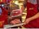 Berkel B114 - Trancheuse &agrave; volant avec pi&eacute;destal - Lame en acier au chrome de 320 mm - Rouge