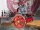 Berkel B114 - Trancheuse &agrave; volant avec pi&eacute;destal - Lame en acier au chrome de 320 mm - Rouge