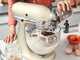 KitchenAid Artisan 5KSM125 Cr&egrave;me - Batteur m&eacute;langeur plan&eacute;taire avec t&ecirc;te relevable