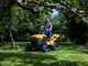 Stiga Estate 384e - Kit Tracteur tondeuse avec 2 modules de batterie ePower Pro de 56V/40Ah - Bac de ramassage et mulching