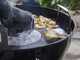 Presse &agrave; smashed burgers pour plancha Weber
