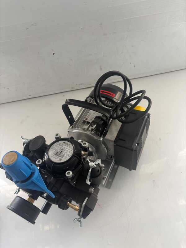 OUTLET - D&Eacute;FAUTS ESTH&Eacute;TIQUES - Motopompe &eacute;lectrique de pulv&eacute;risation Comet MC 25 avec moteur monophas&eacute;