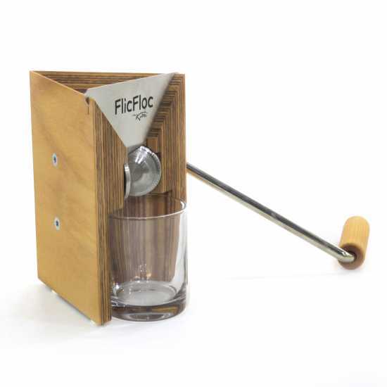 Komo Flic Floc 100g - Floconneuse manuelle en h&ecirc;tre multiplex avec rouleaux coniques en acier inoxydable